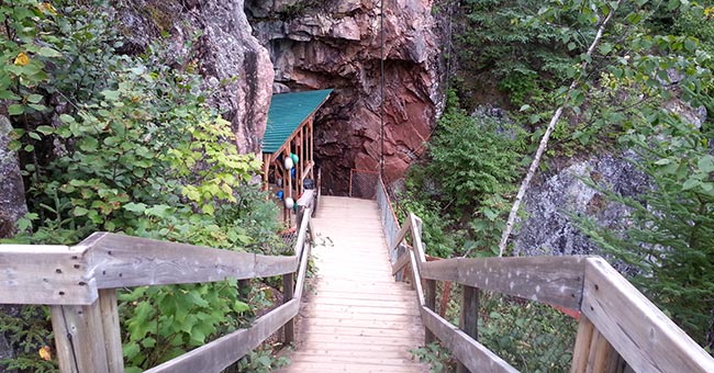 Parc de la caverne du Trou de la Fée
